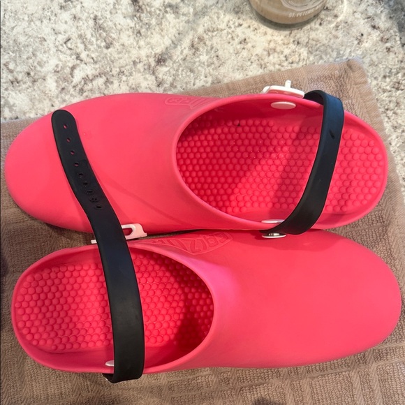 Pink Clogs with Black Straps - Picture 1 of 1